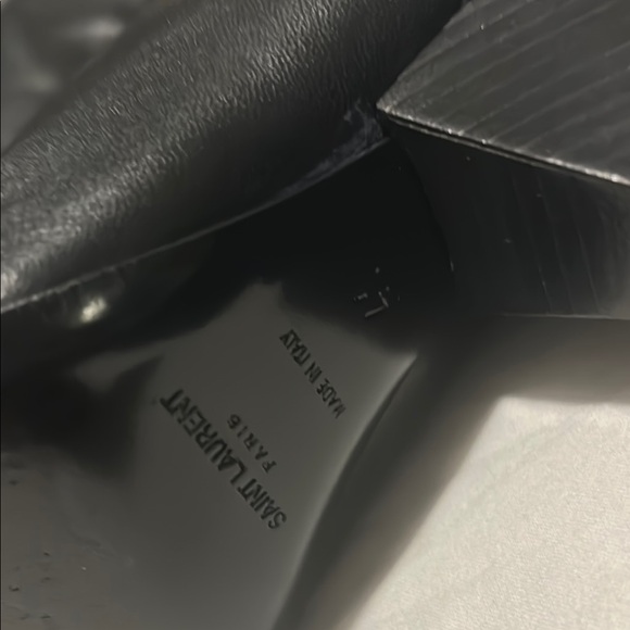 Yves Saint Laurent - Picture 10 of 16